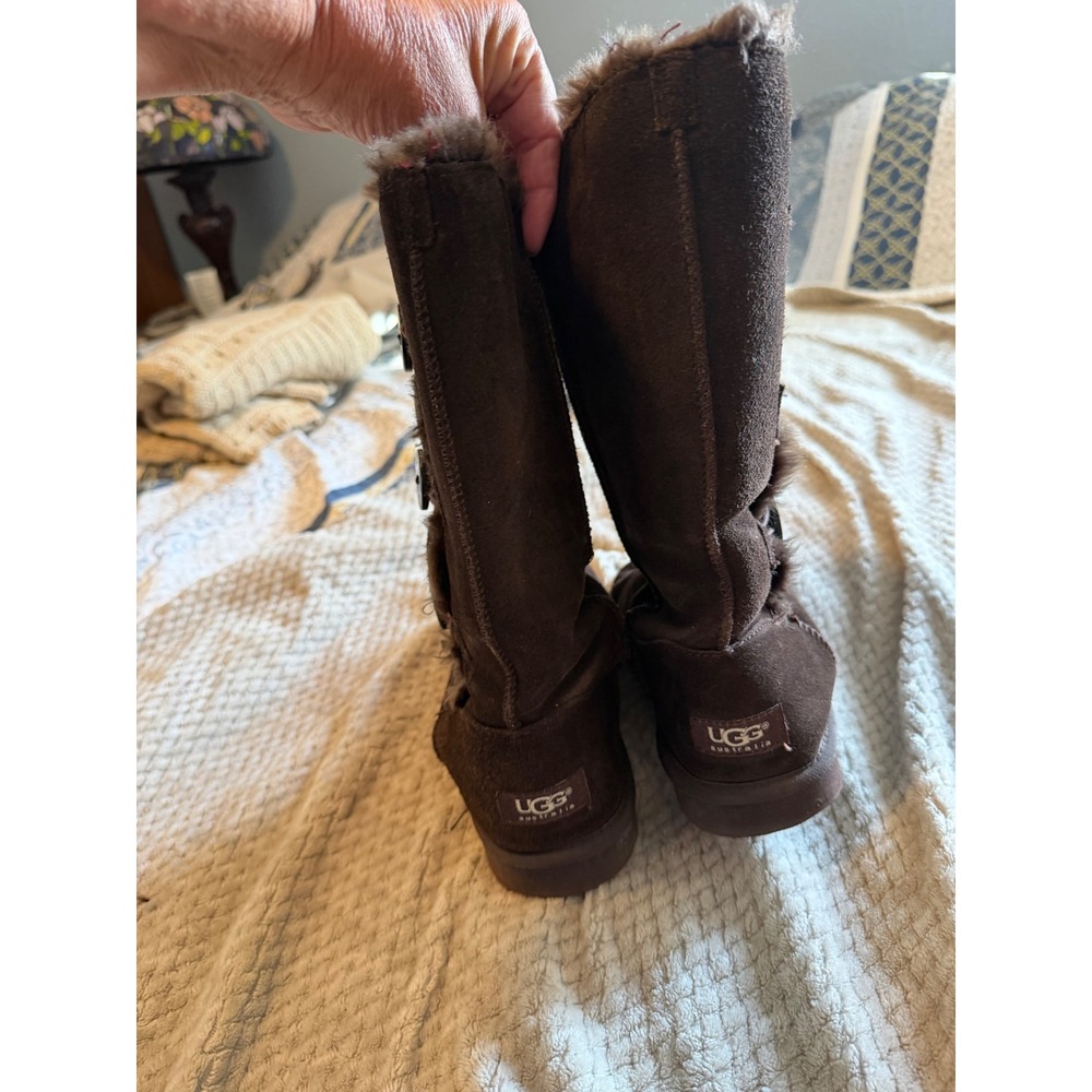 UGG Australia Bailey Button Triplet Brown Suede Shearling Boots Womens 7 1873